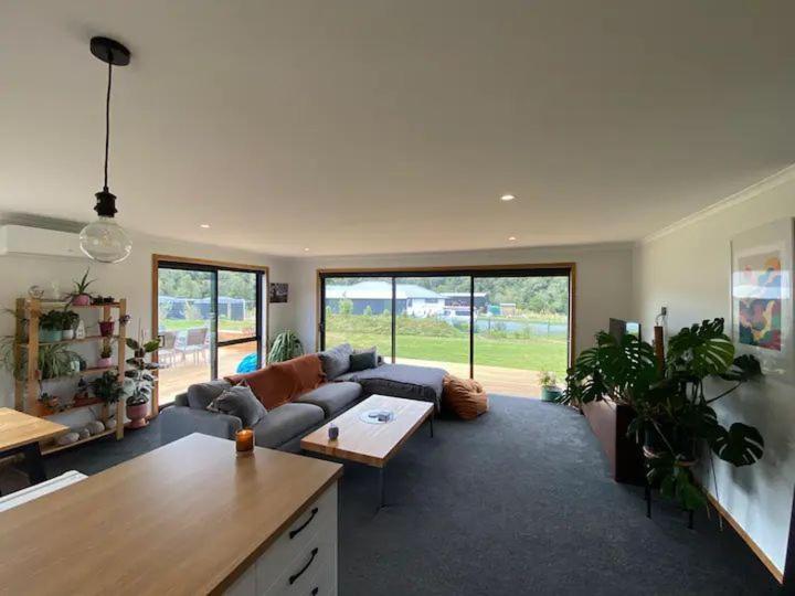 Enchanted Retreat In Greymouth Shared With Host ภายนอก รูปภาพ